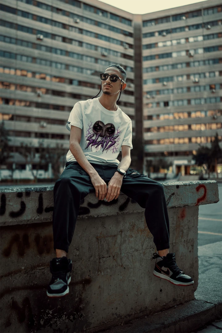 SLAYS EYES TEE